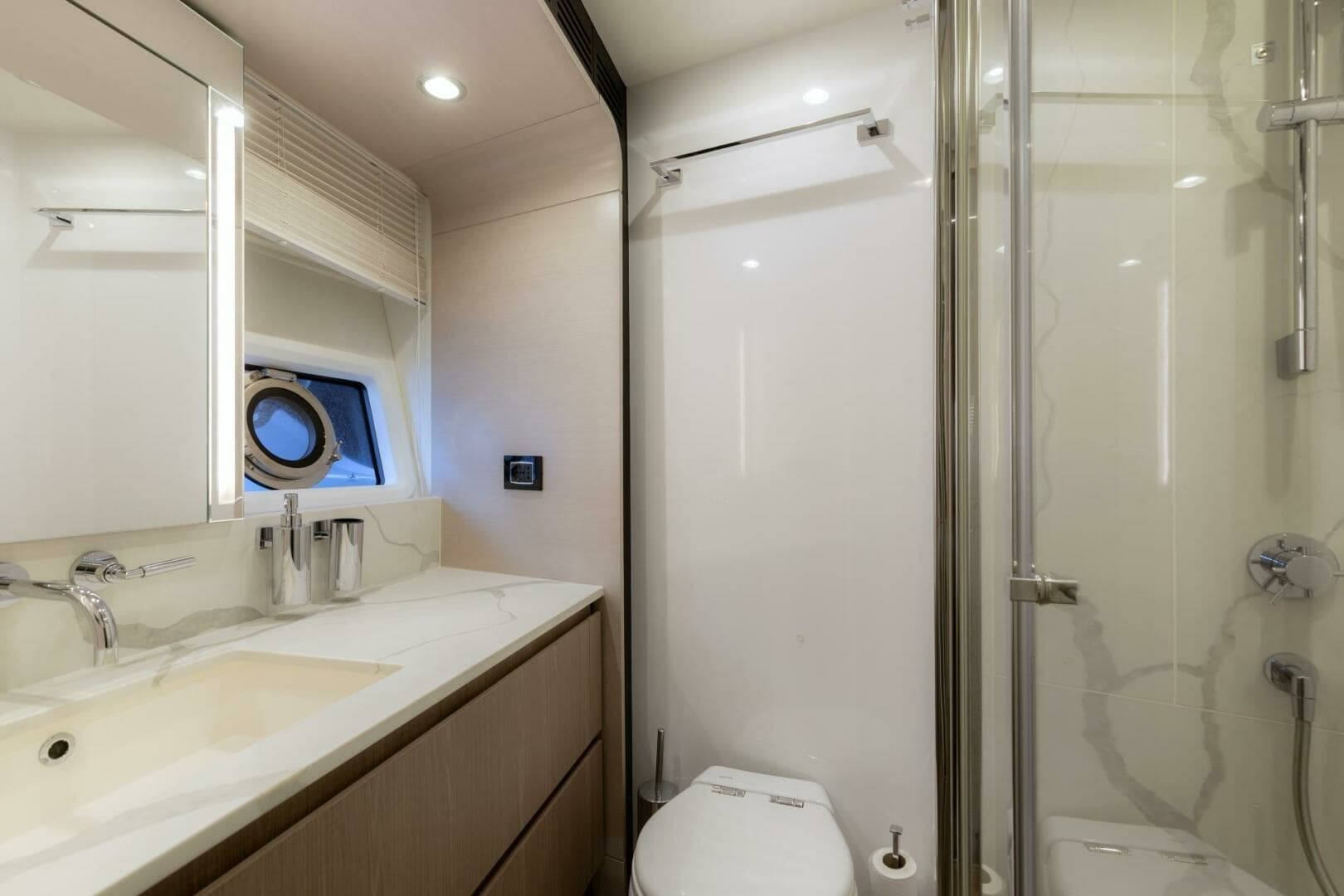 2020 Azimut 72 Flybridge - Image 44