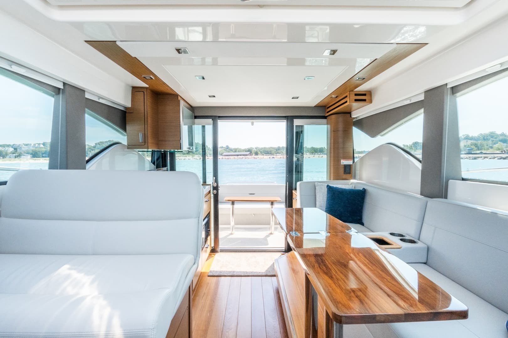 2023 Tiara Yachts 39 Coupe - Image 17