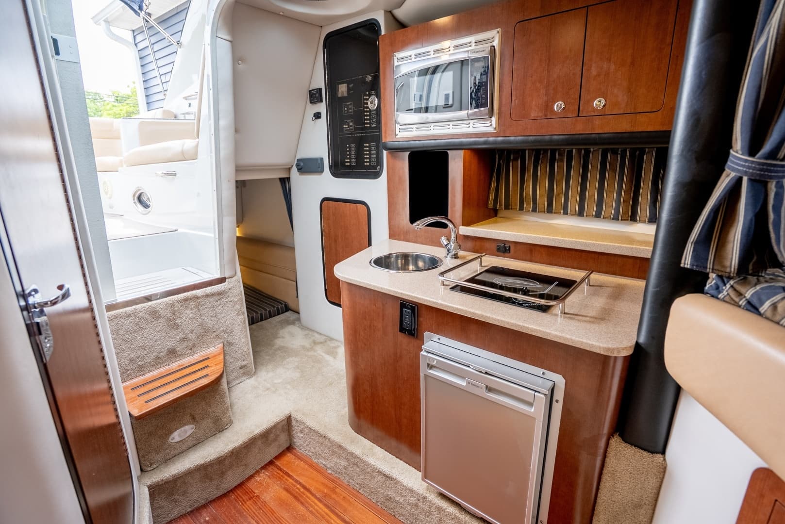 2016 Crownline 294 CR - Image 16