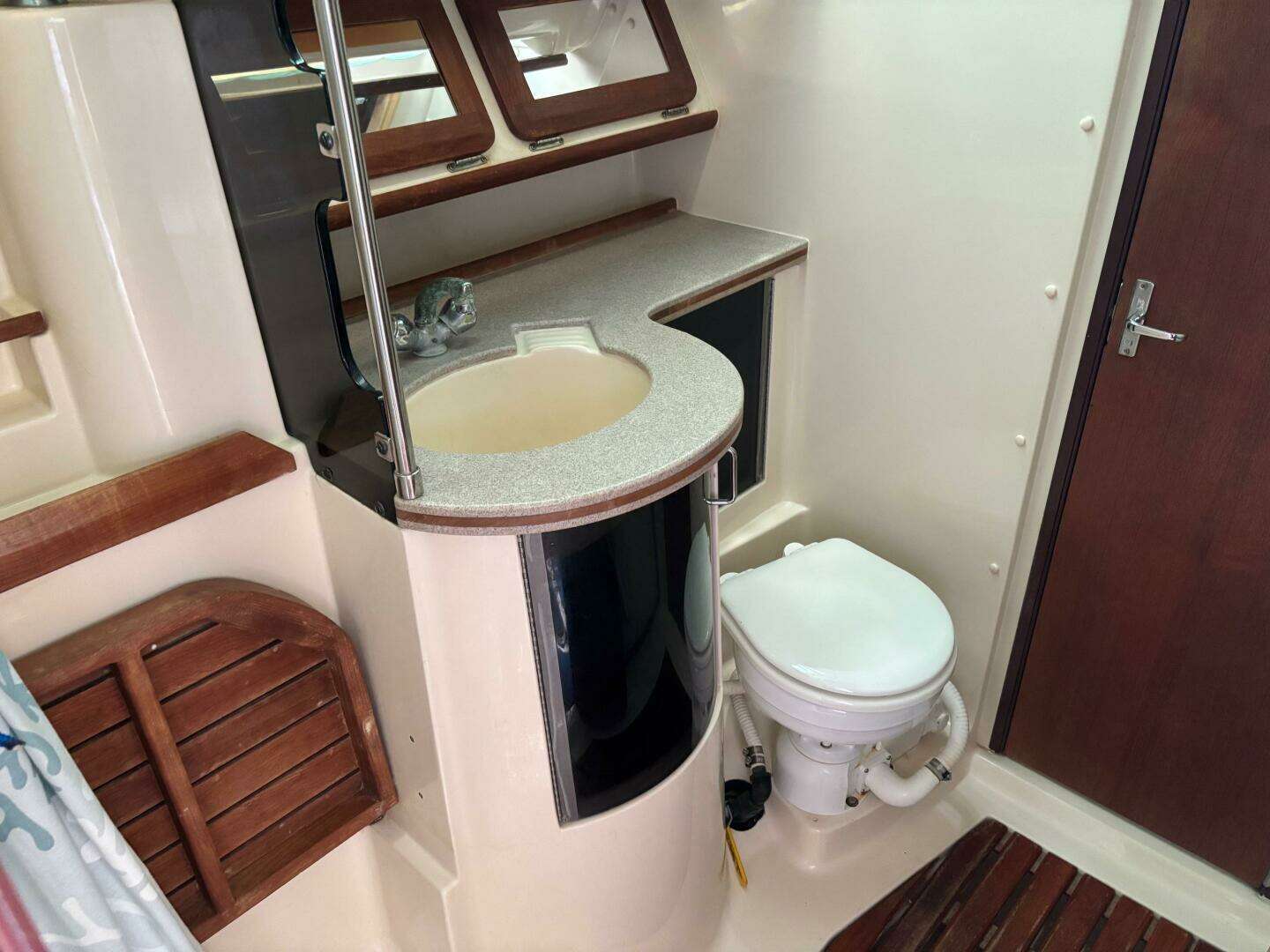 1996 Hunter 37.5 - Image 27