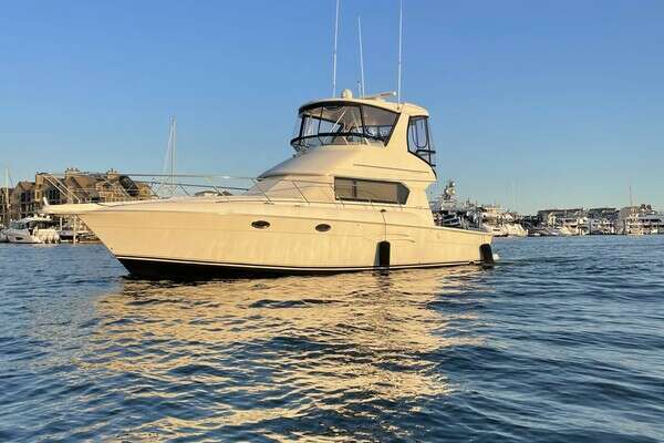 2003 Silverton 42 Convertible - Image 1