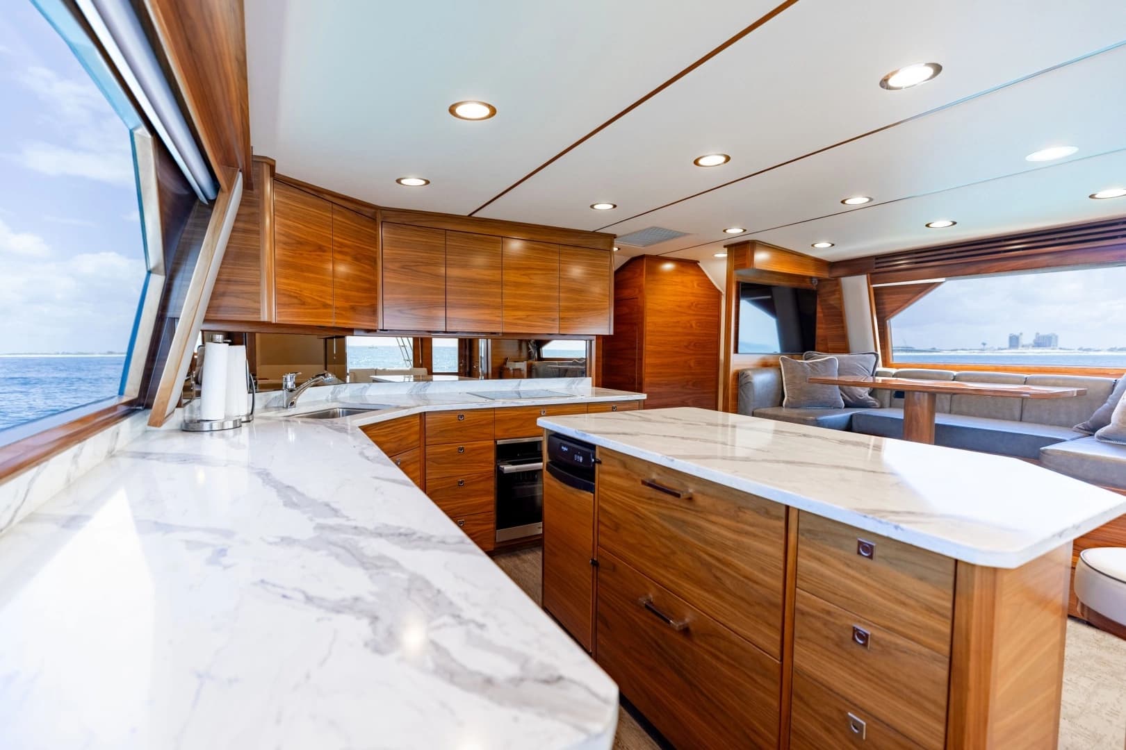 2023 Viking 72 Convertible - Image 15
