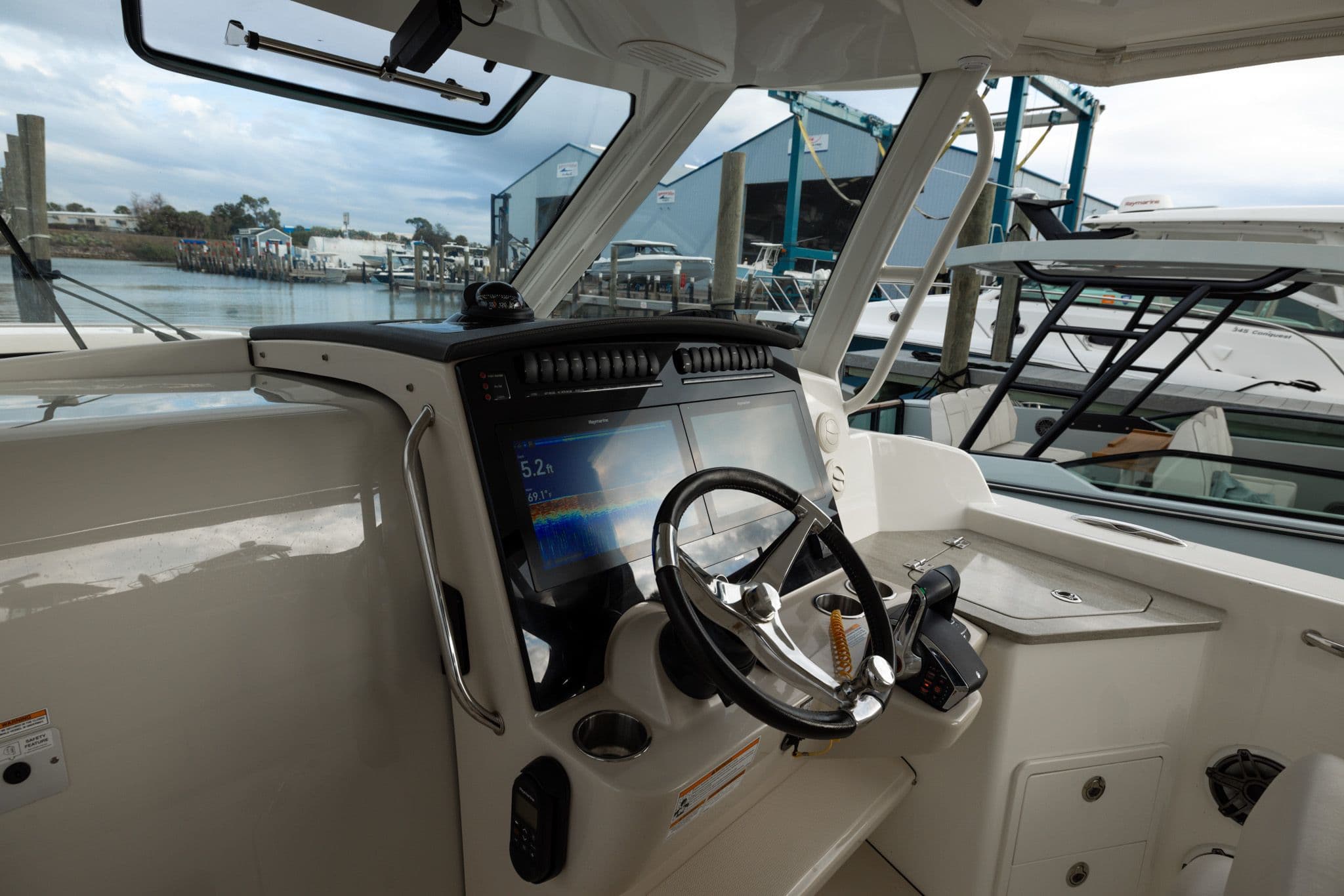 2023 Boston Whaler 350 Realm - 41