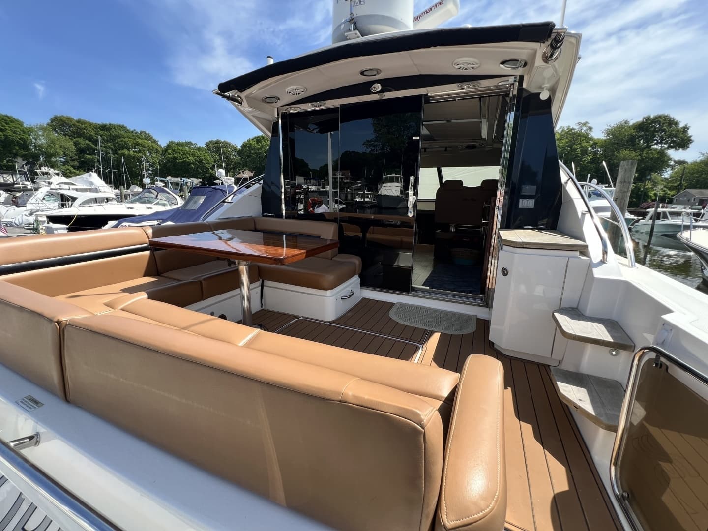 2013 Sea Ray 510 Sundancer - Image 2