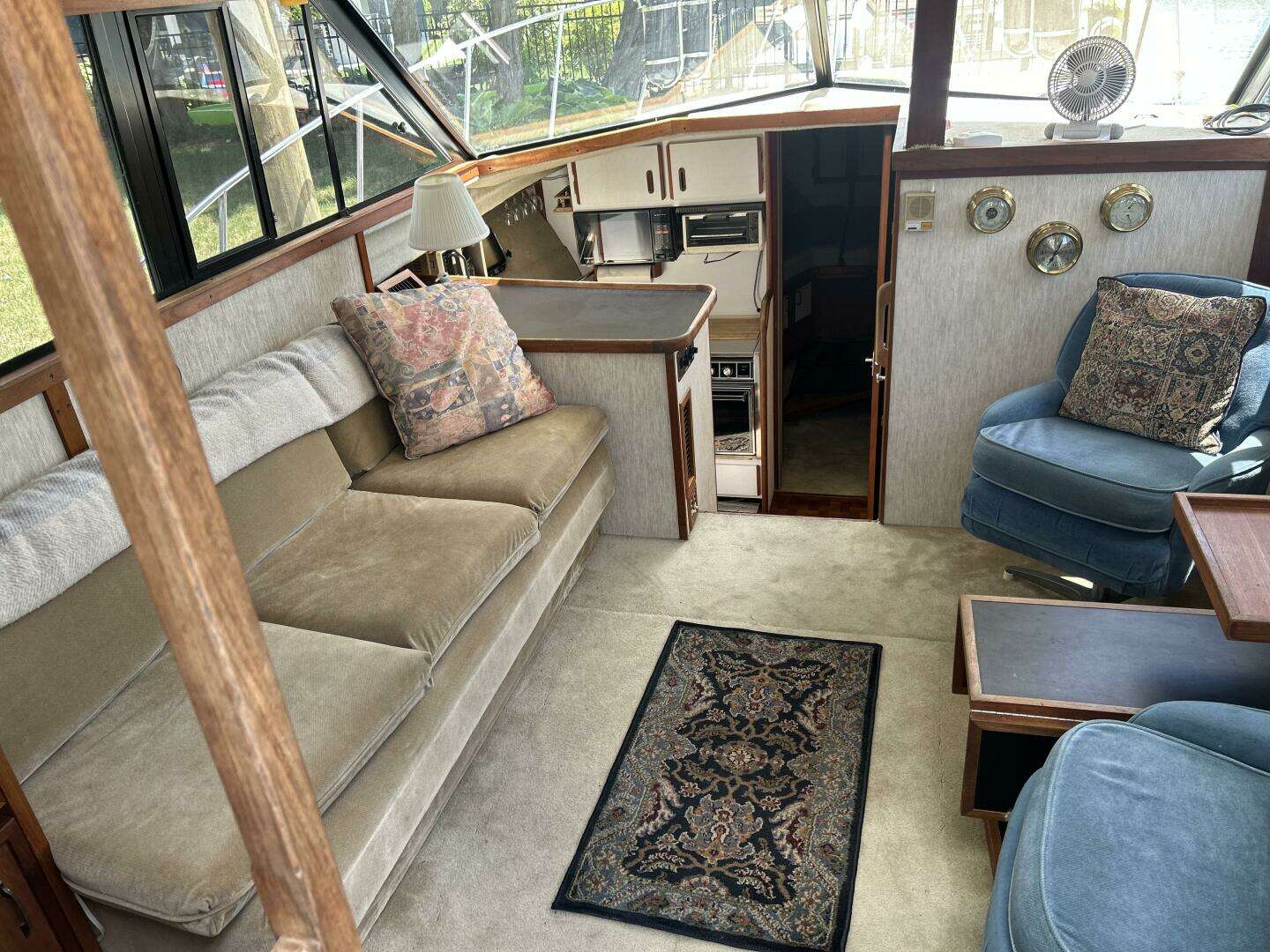 1985 Carver 3207 - Image 11