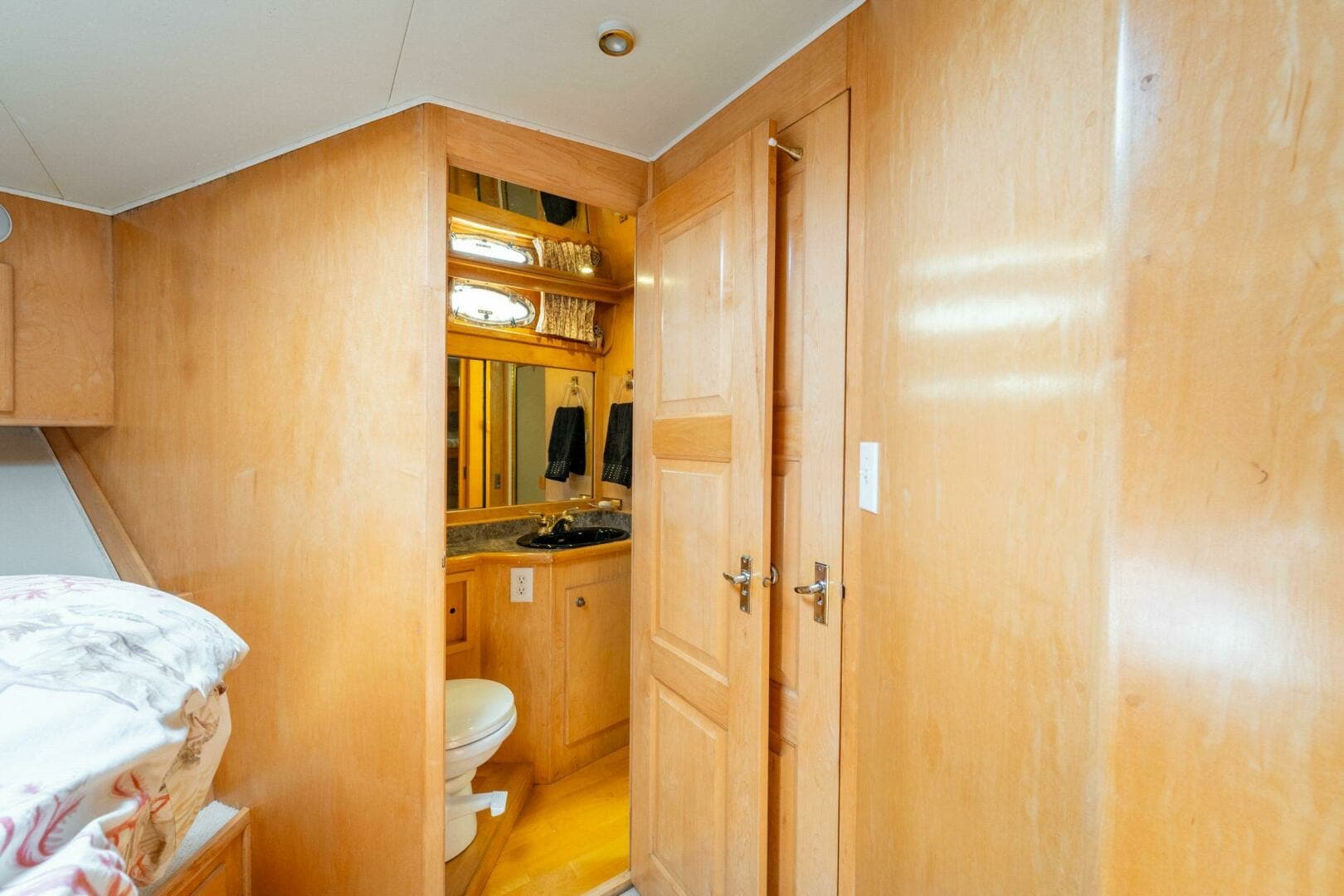 1997 Navigator Sundance 5600 - Image 89