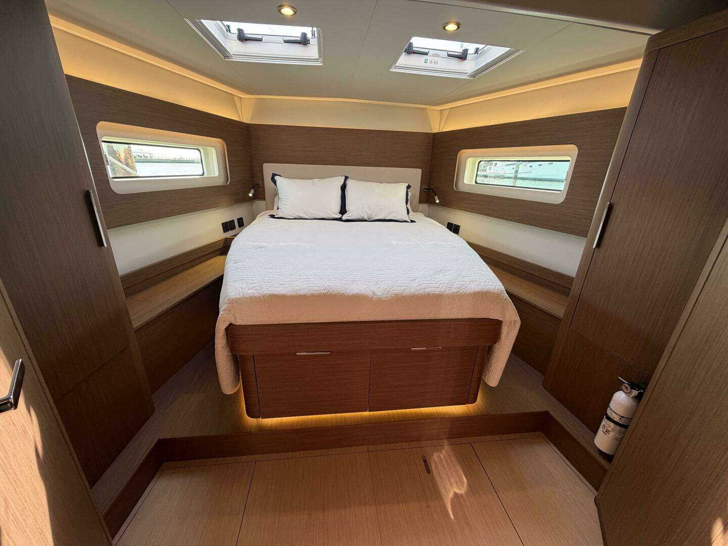 2022 Beneteau Oceanis Yacht - Image 13