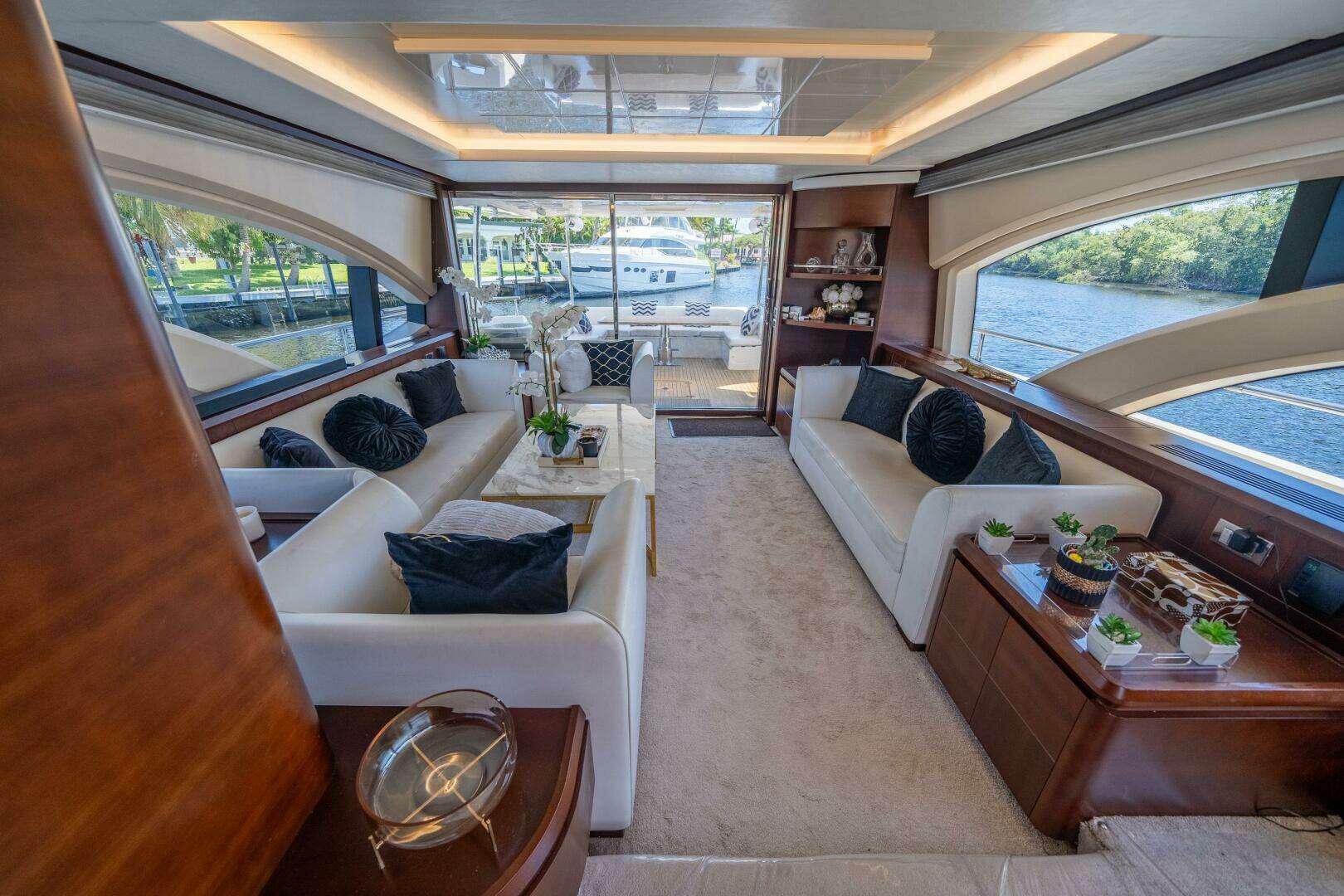 2010 Azimut 75 Fly - Image 24