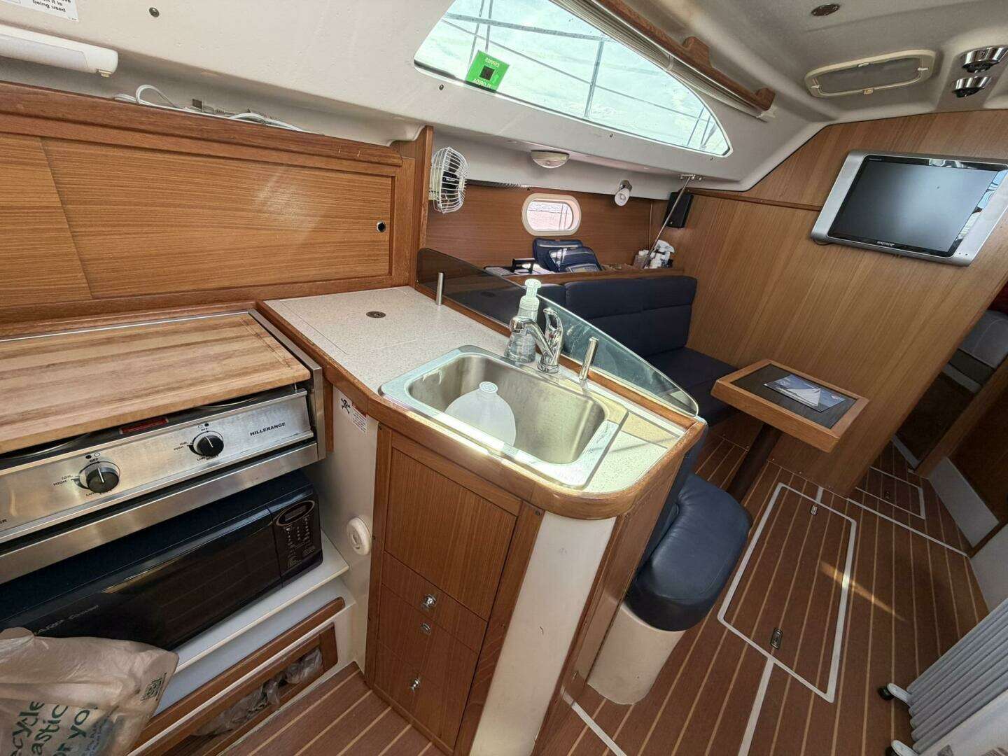 2010 Catalina 309 - Image 27