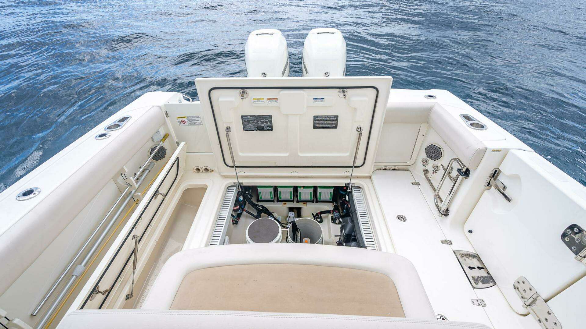 2017 Boston Whaler 330 Outrage - Image 25