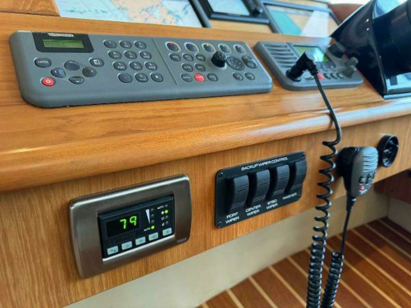 2010 Tiara Yachts 5800 Sovran - Image 27