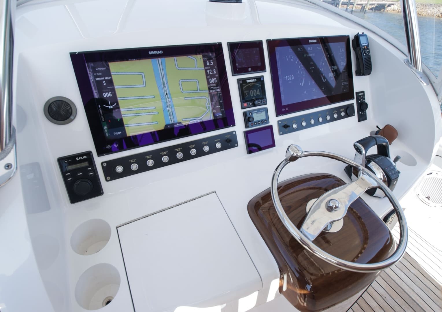 2018 Winter Custom Yachts Center Console - Image 12