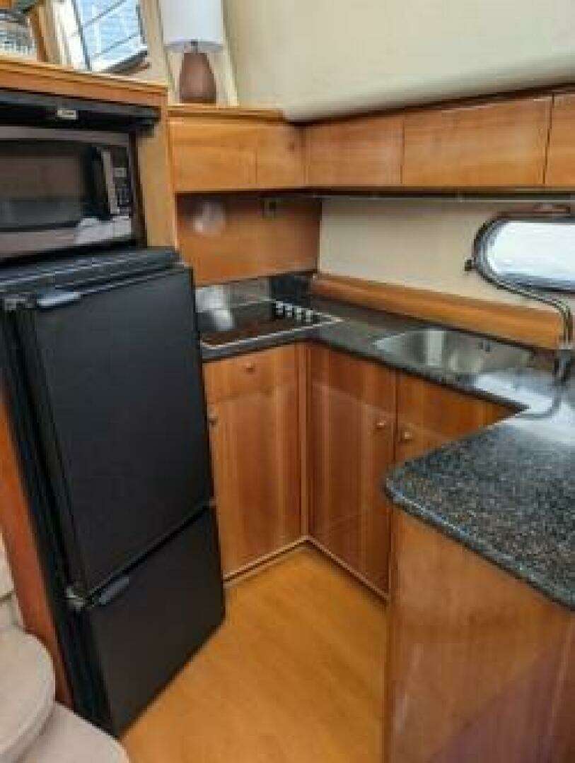 1998 Viking Princess Sport Cruiser - Image 31