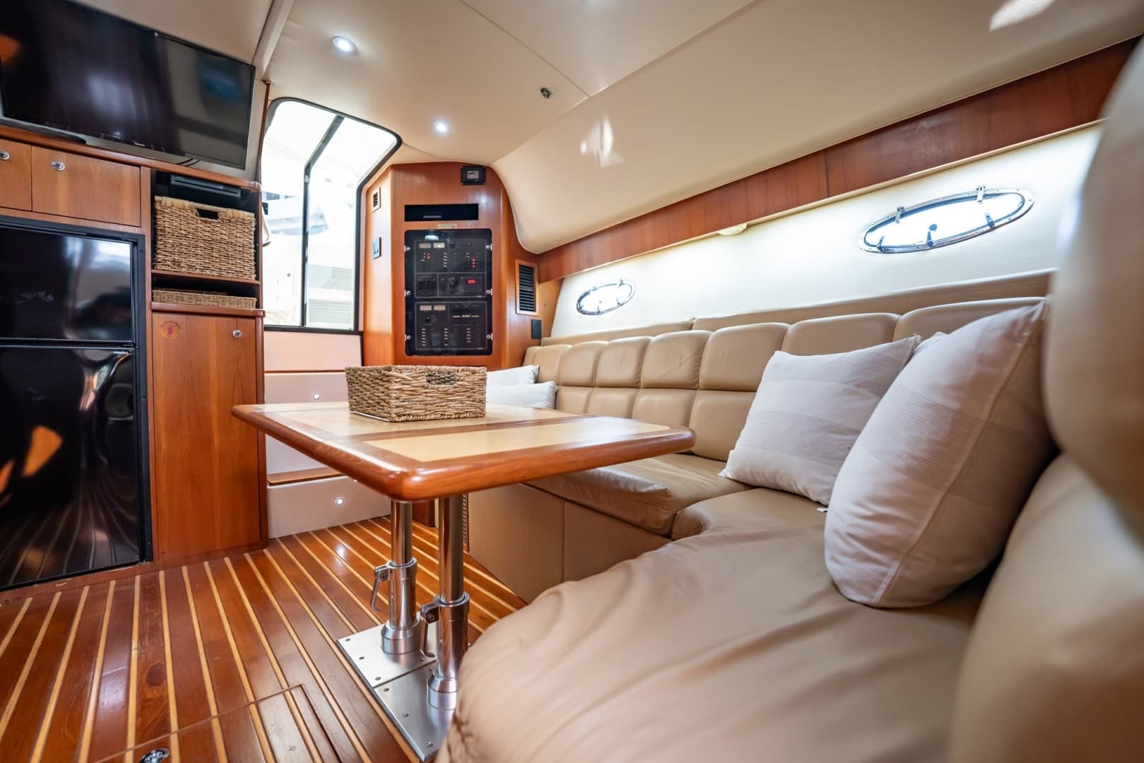 2002 Tiara Yachts 4100 Open - Image 23