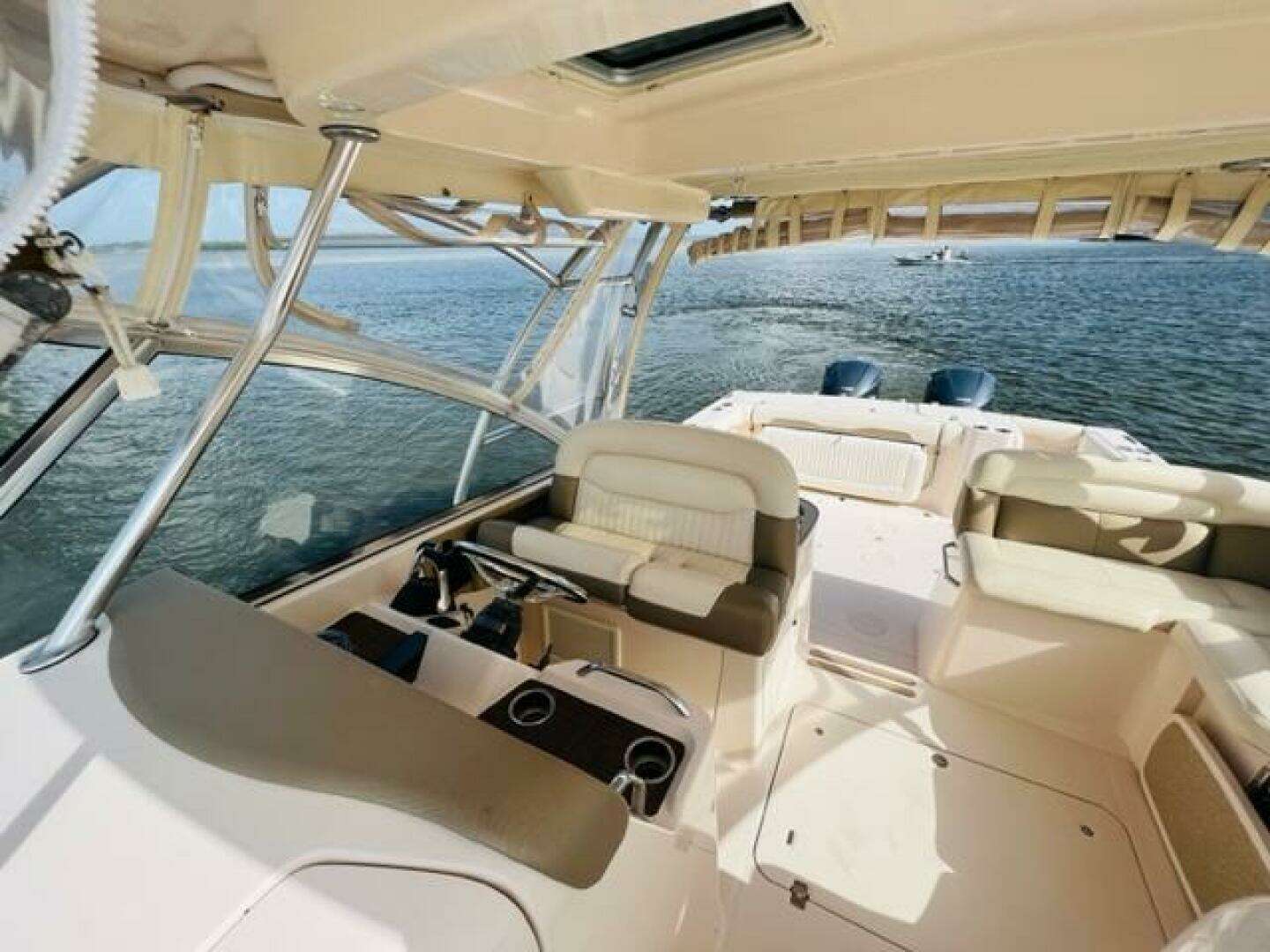 2014 Grady-White Freedom 335 - Image 22