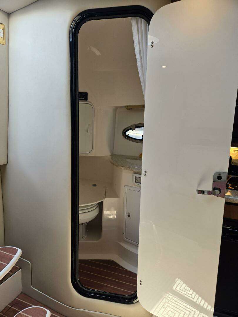 2007 Fountain 38 Express Cruiser - Image 16