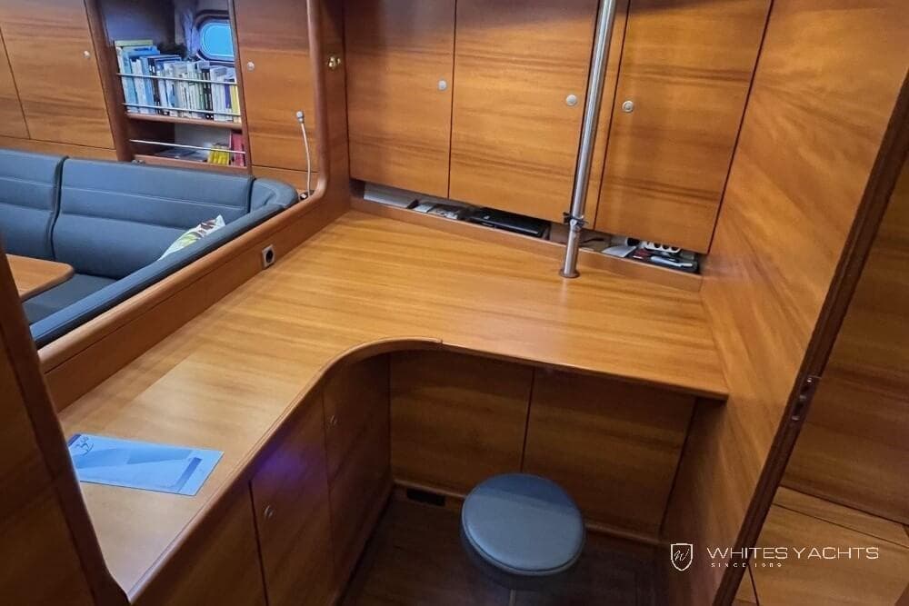 B60 Pilothouse
