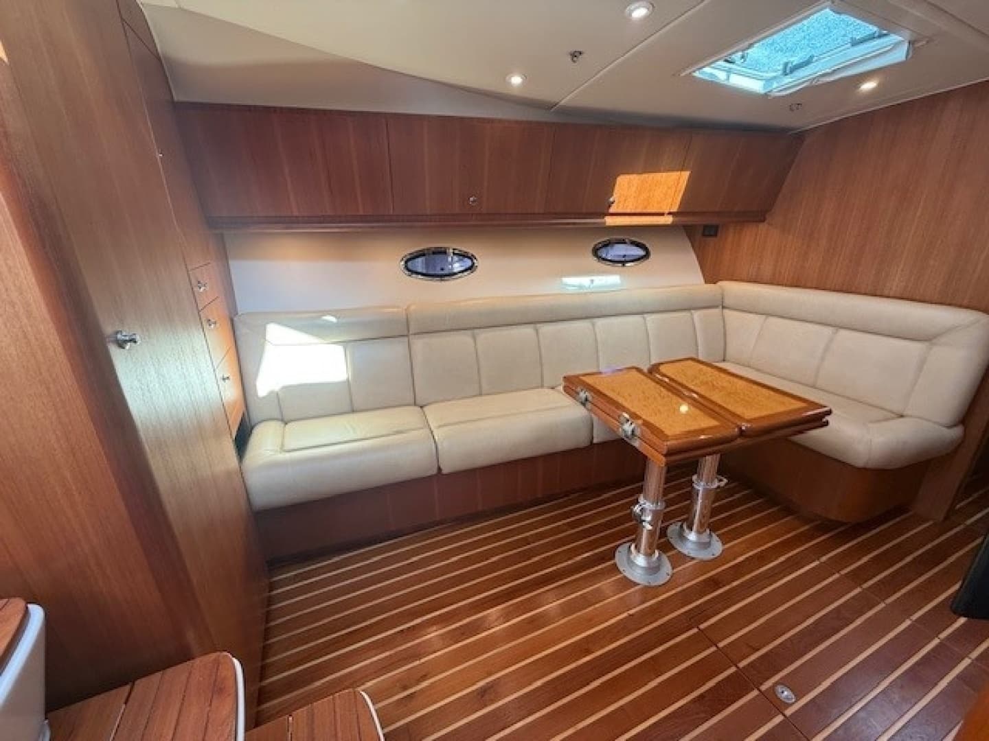 2007 Tiara Yachts 4200 Open - Image 17