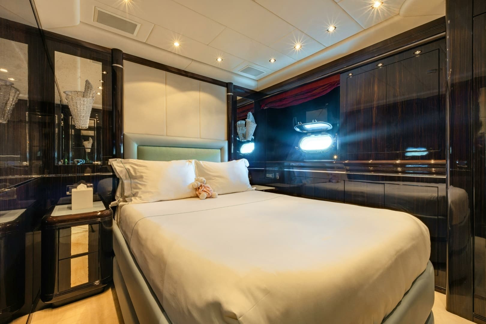 2007 Overmarine Mangusta 130 - Image 31
