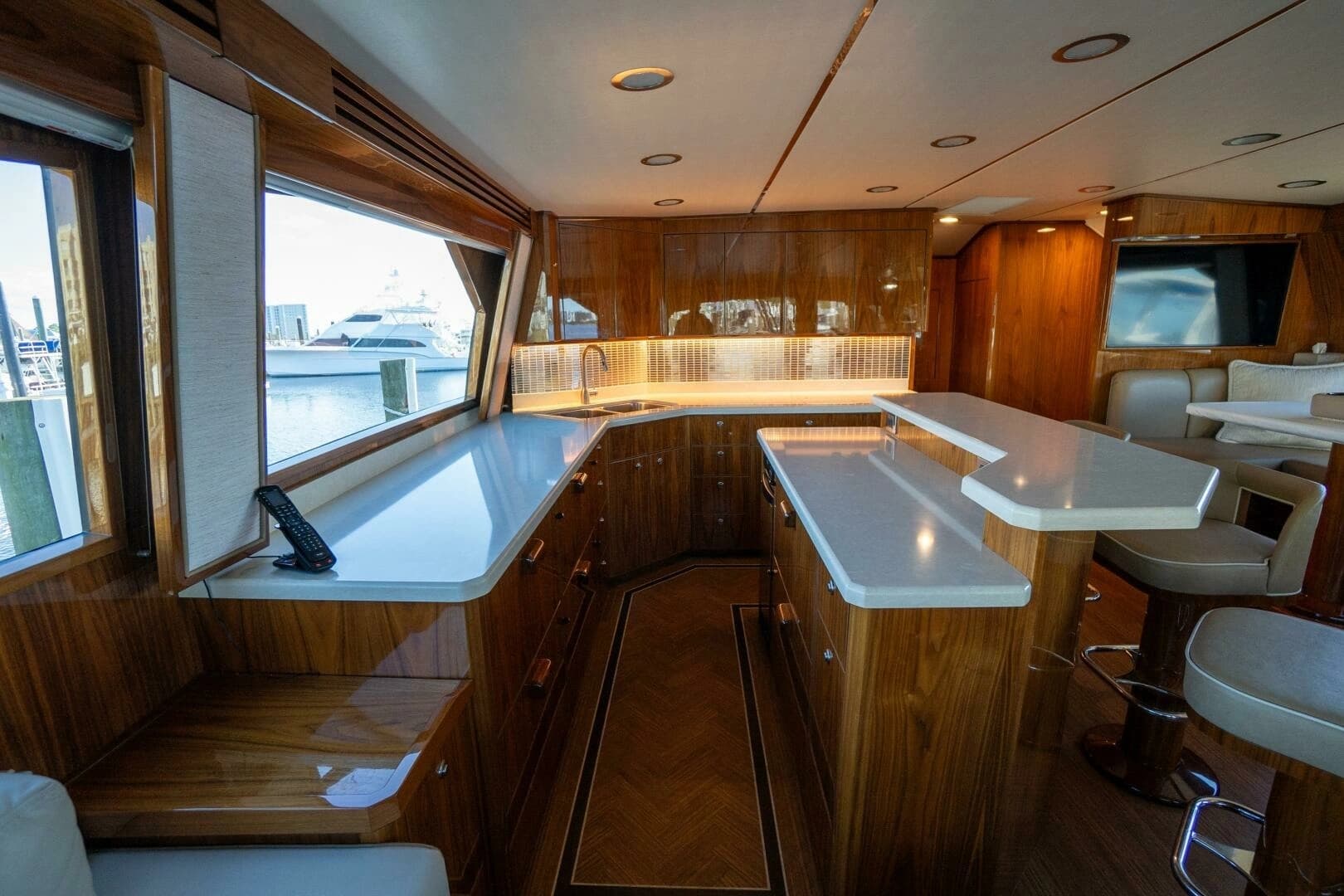2021 Viking 72 Enclosed Bridge - Image 7