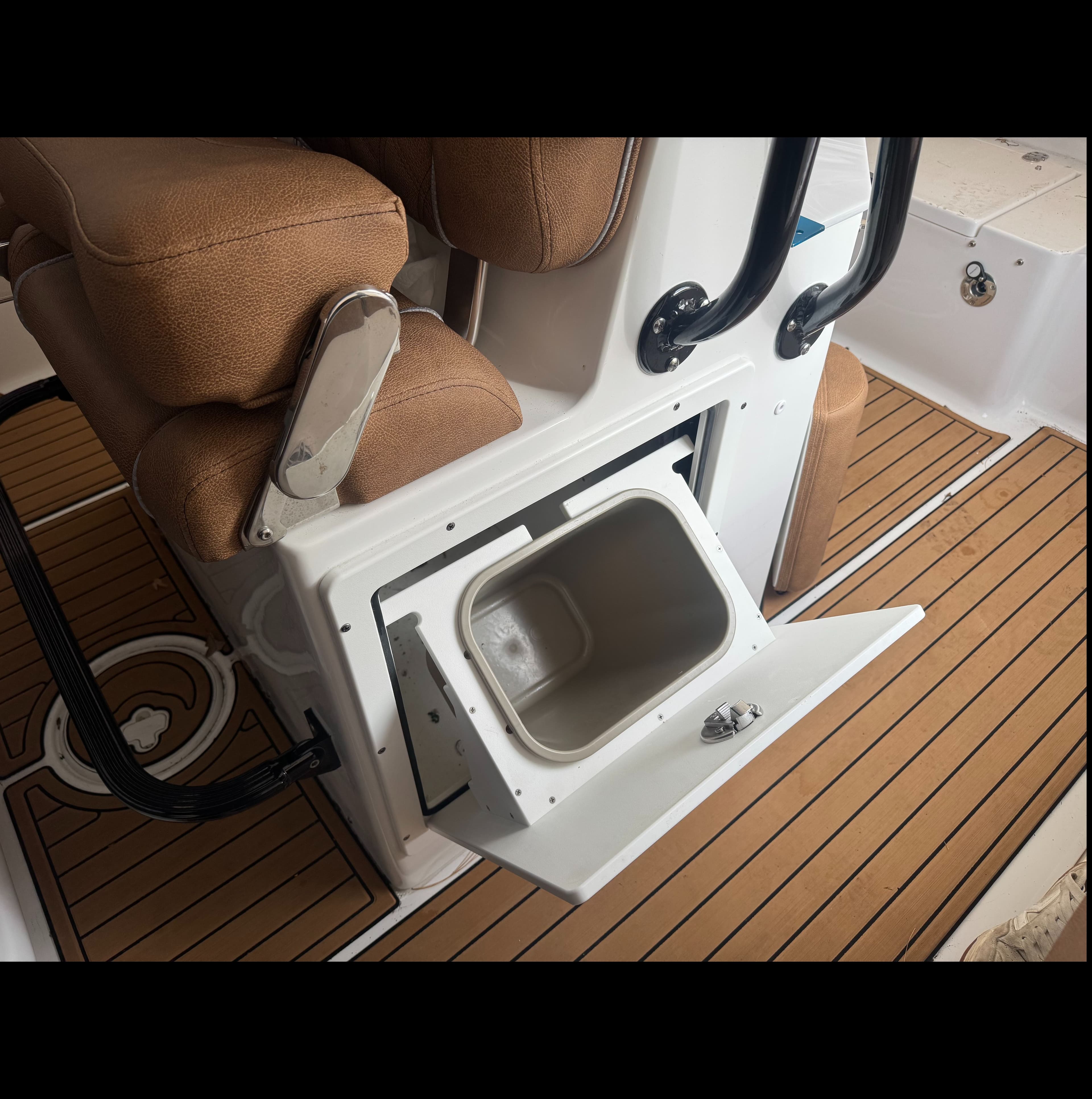 2025 Sea Hunt Ultra 265 SE - 17