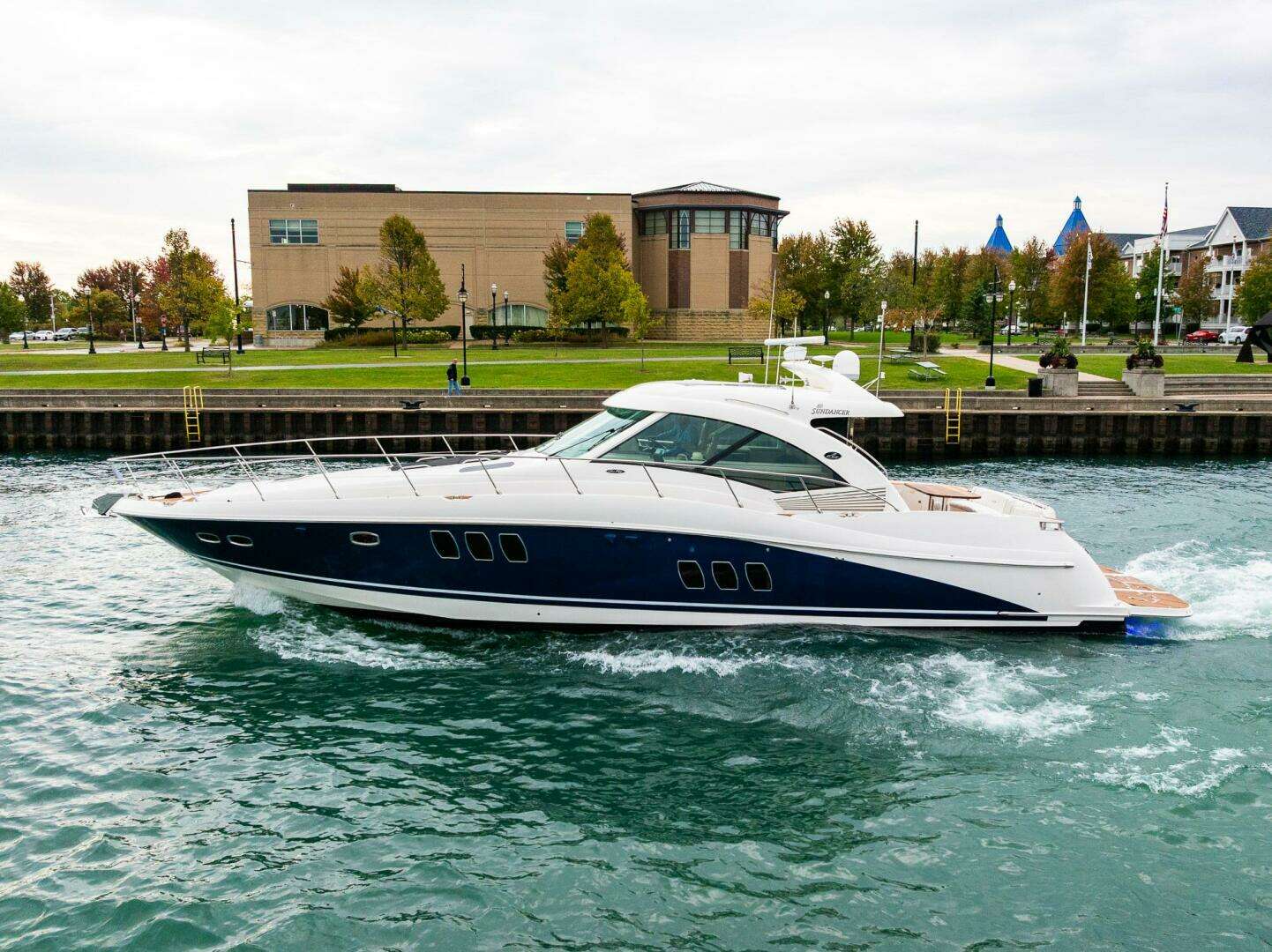 2008 Sea Ray 60 Sundancer - Image 14