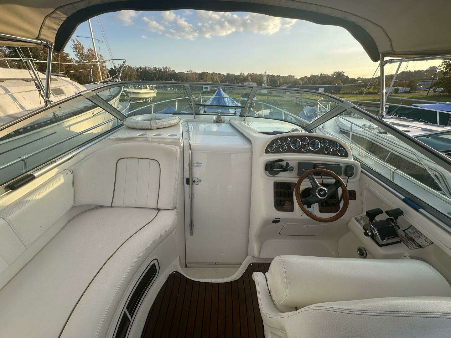 2000 Sea Ray 290 - Image 8