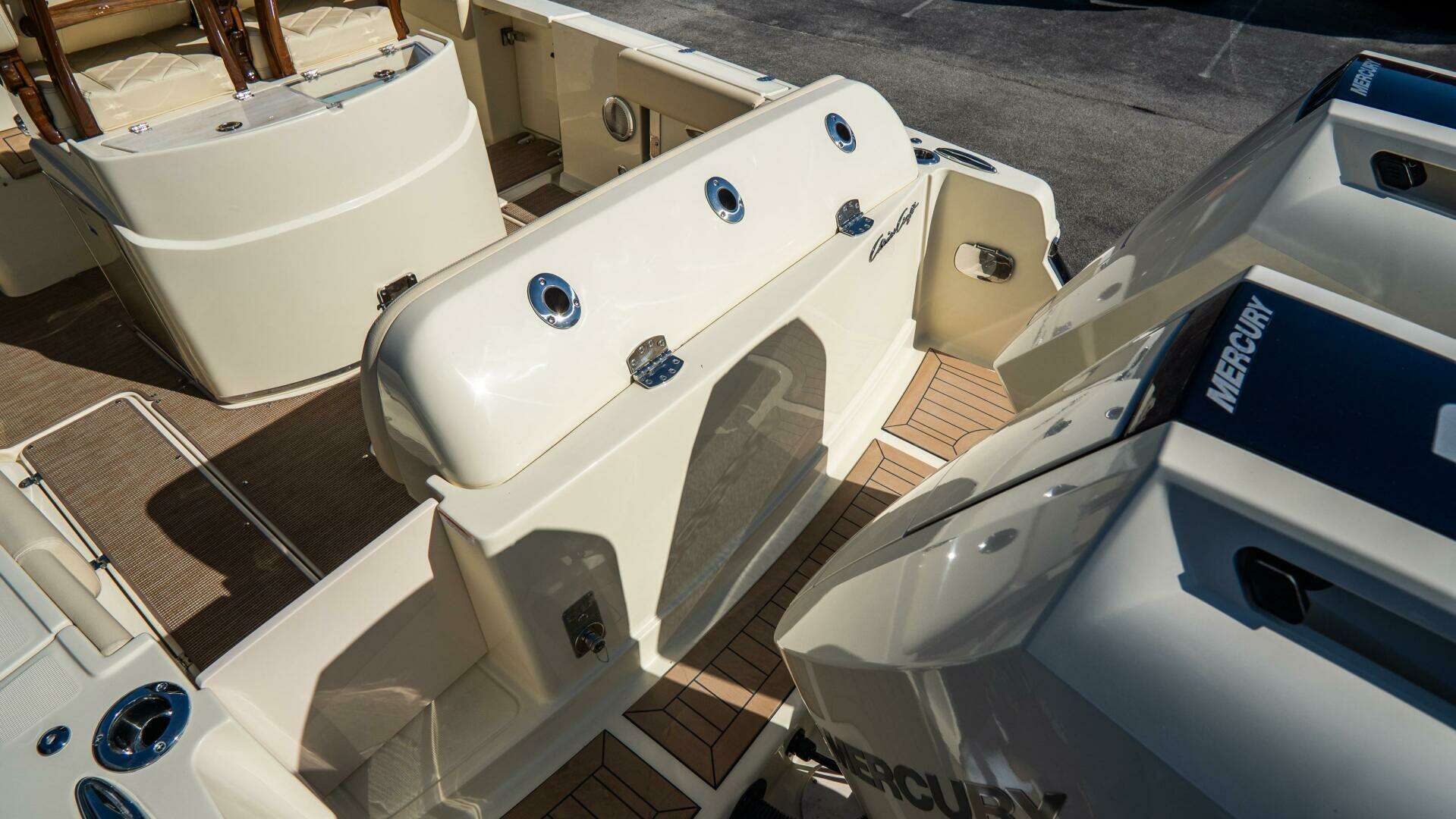 2025 Chris-Craft Catalina - Image 6