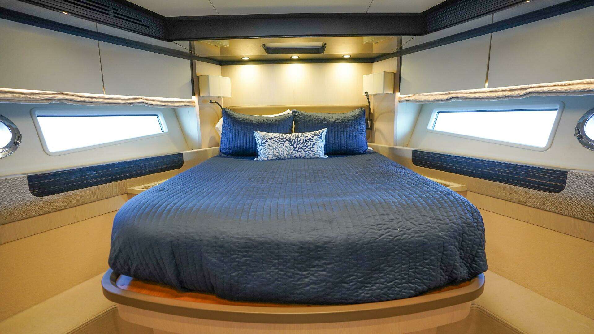 2017 Azimut 66 Flybridge - Image 41