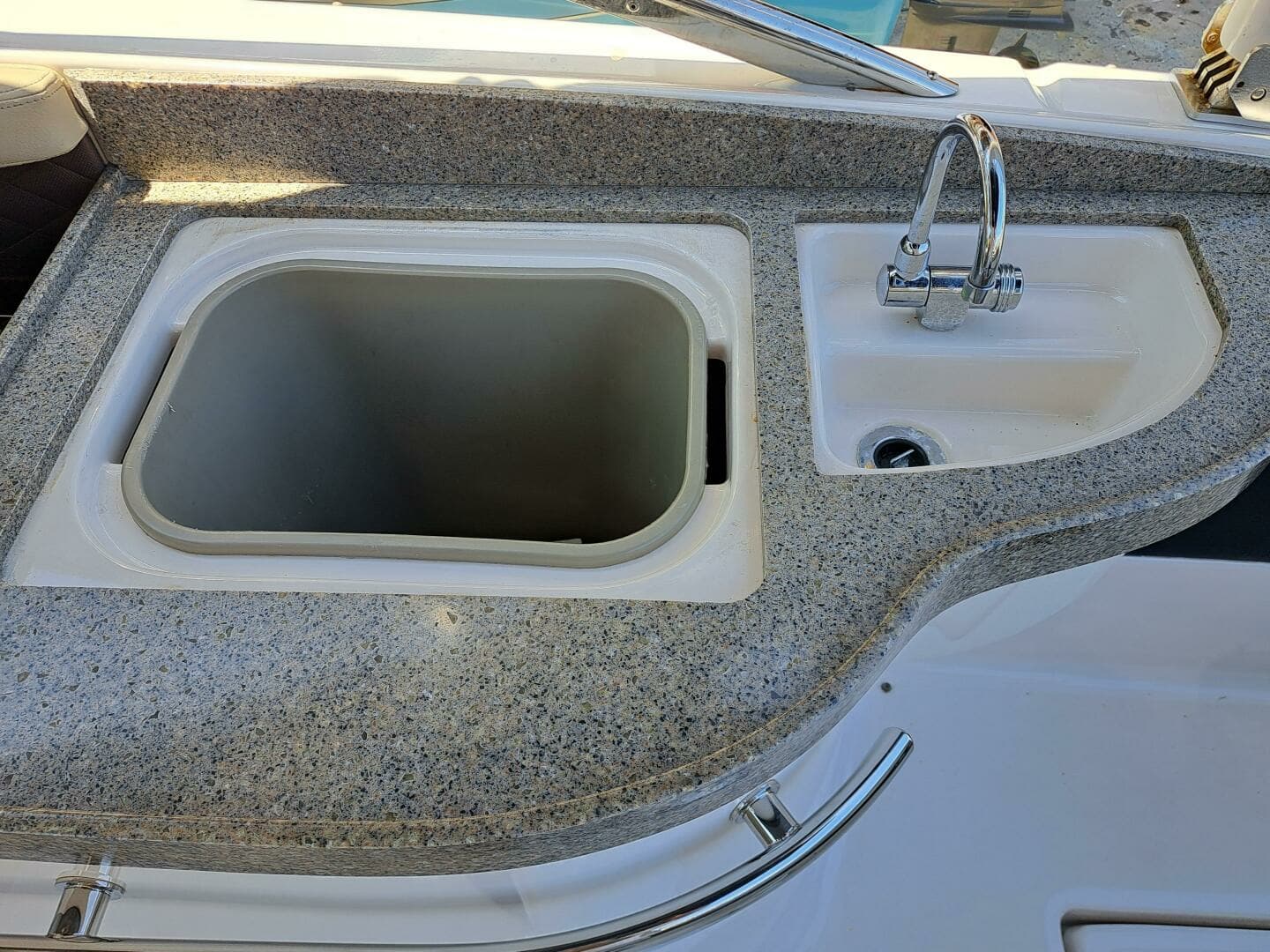 2014 Regal 2700 Bowrider - Image 20