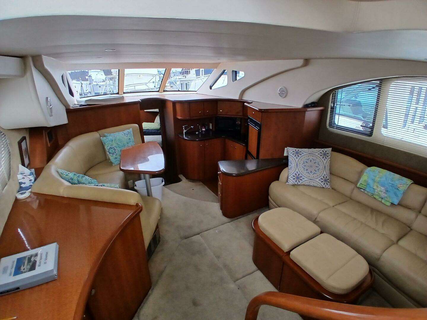 2006 Silverton 35 Motor Yacht - Image 12