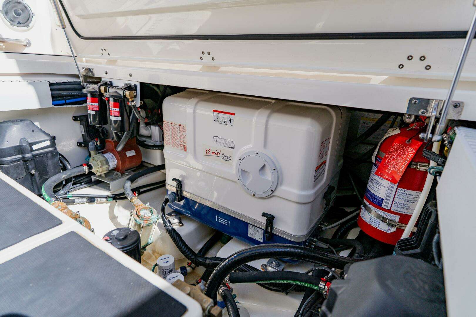 2019 Boston Whaler 380 Outrage - Image 38