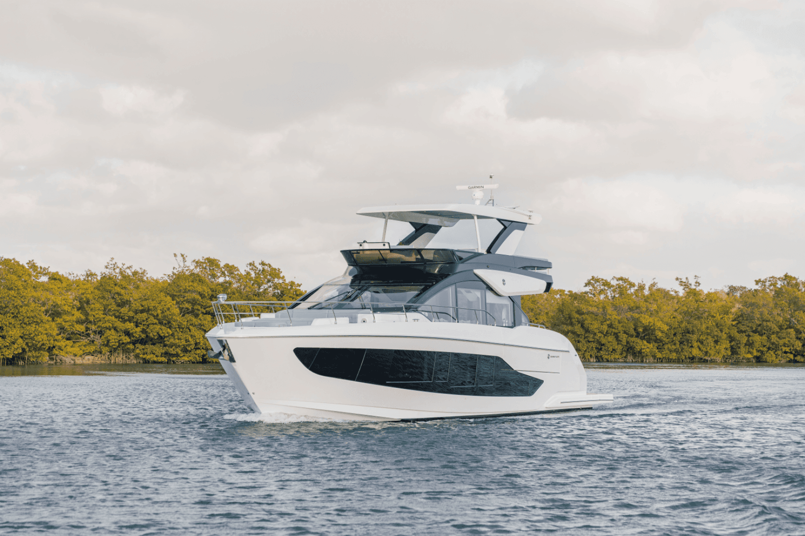 2026 Cruisers Yachts 57 FLY - Image 30