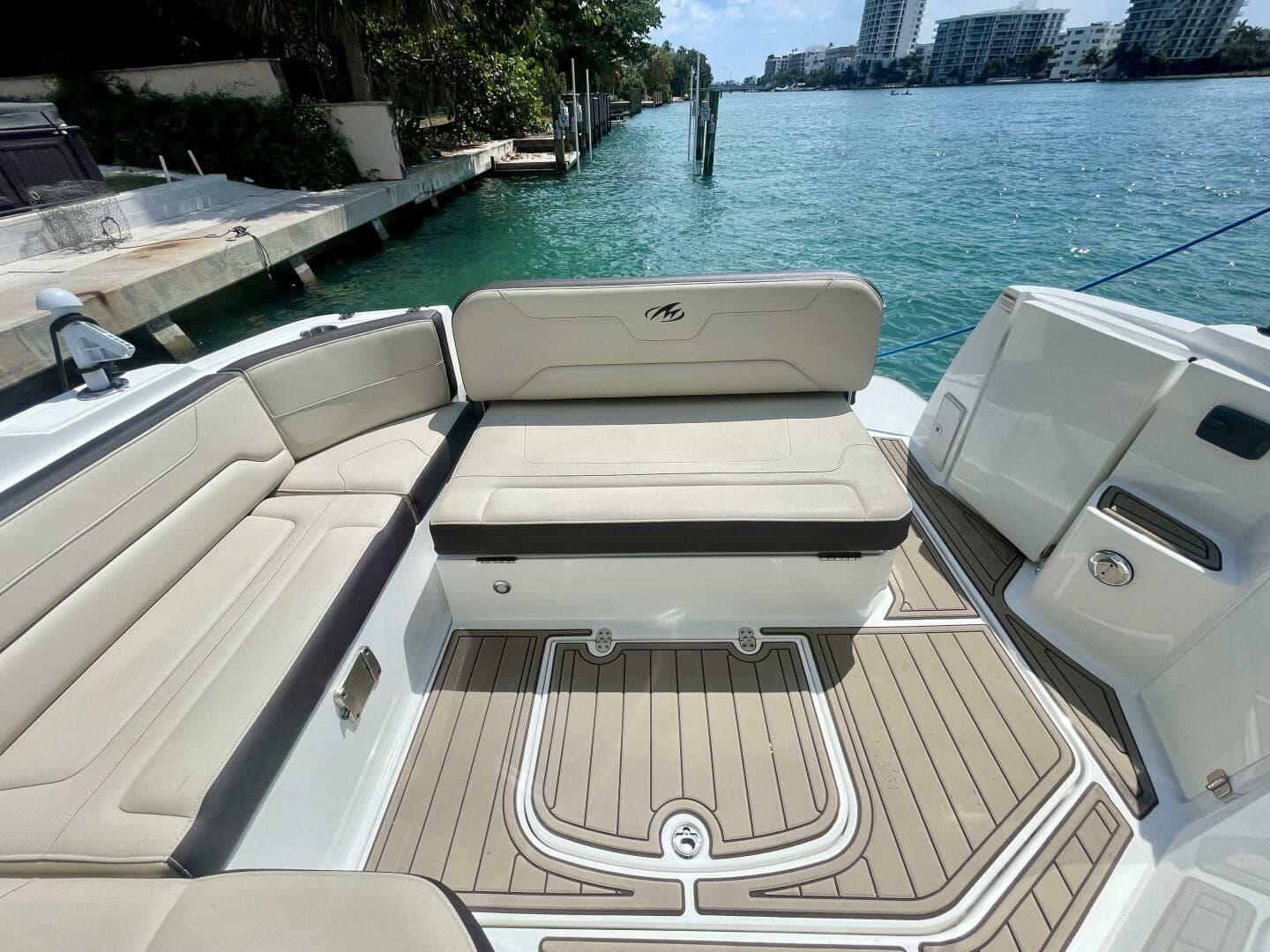2016 Monterey 335 Sport Yacht - Image 18