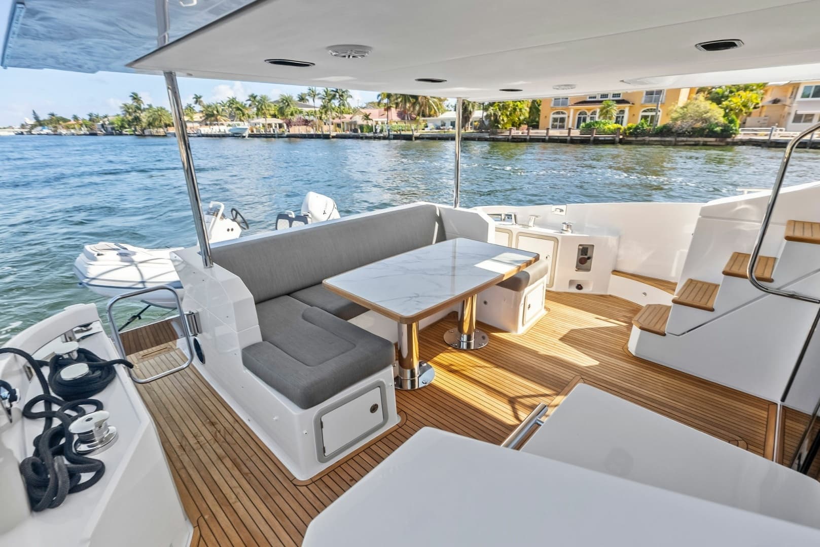 2020 Azimut Flybridge - Image 9