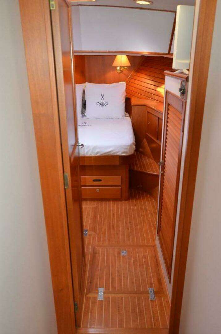 2000 Grand Banks Eastbay HX - Image 38