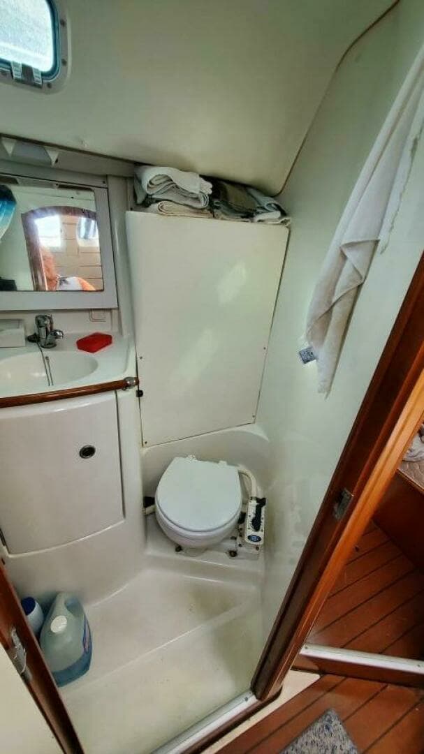 2000 Beneteau 361 - Image 46