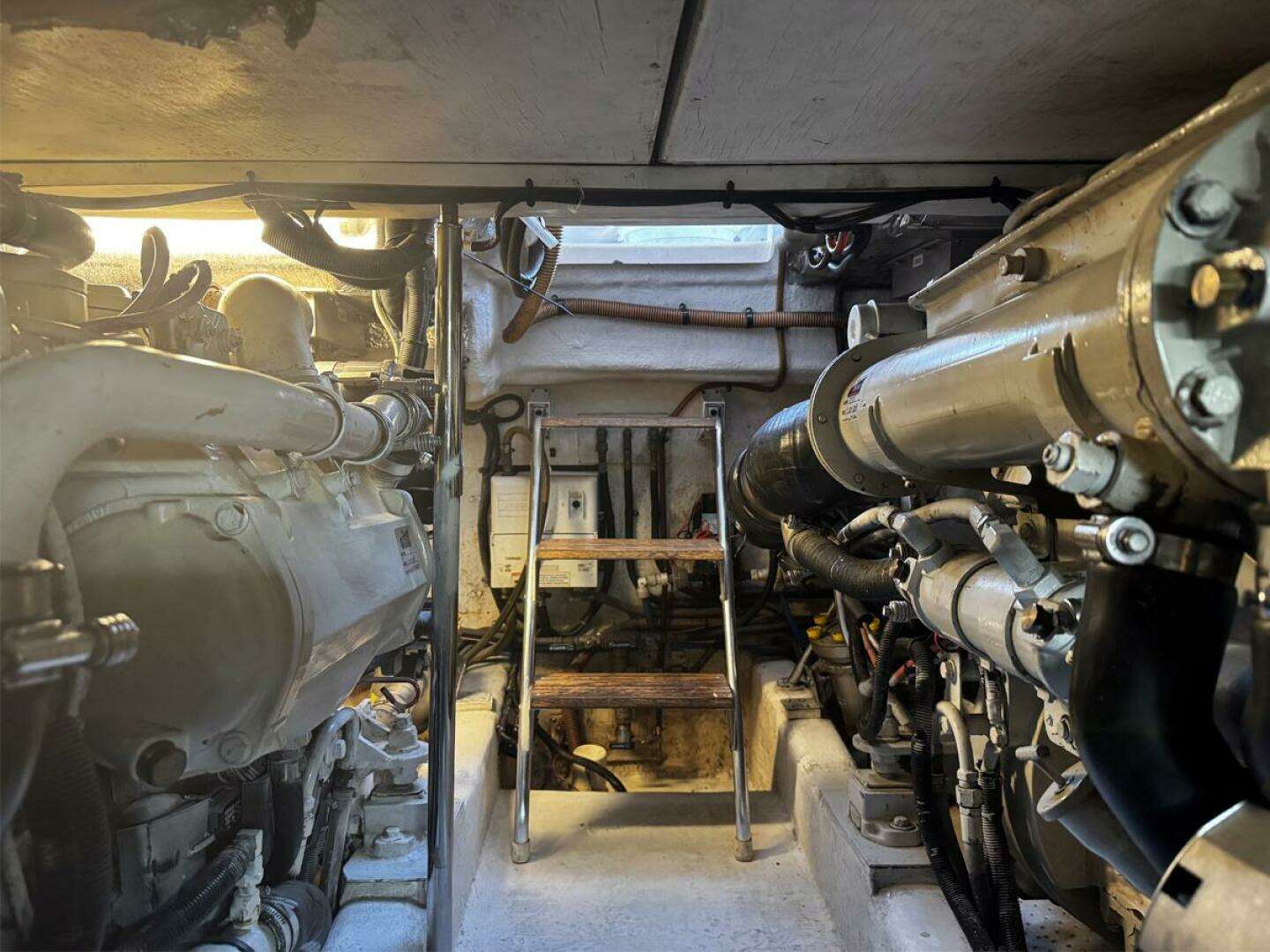 2004 Riviera 40 Sportfish - Image 47