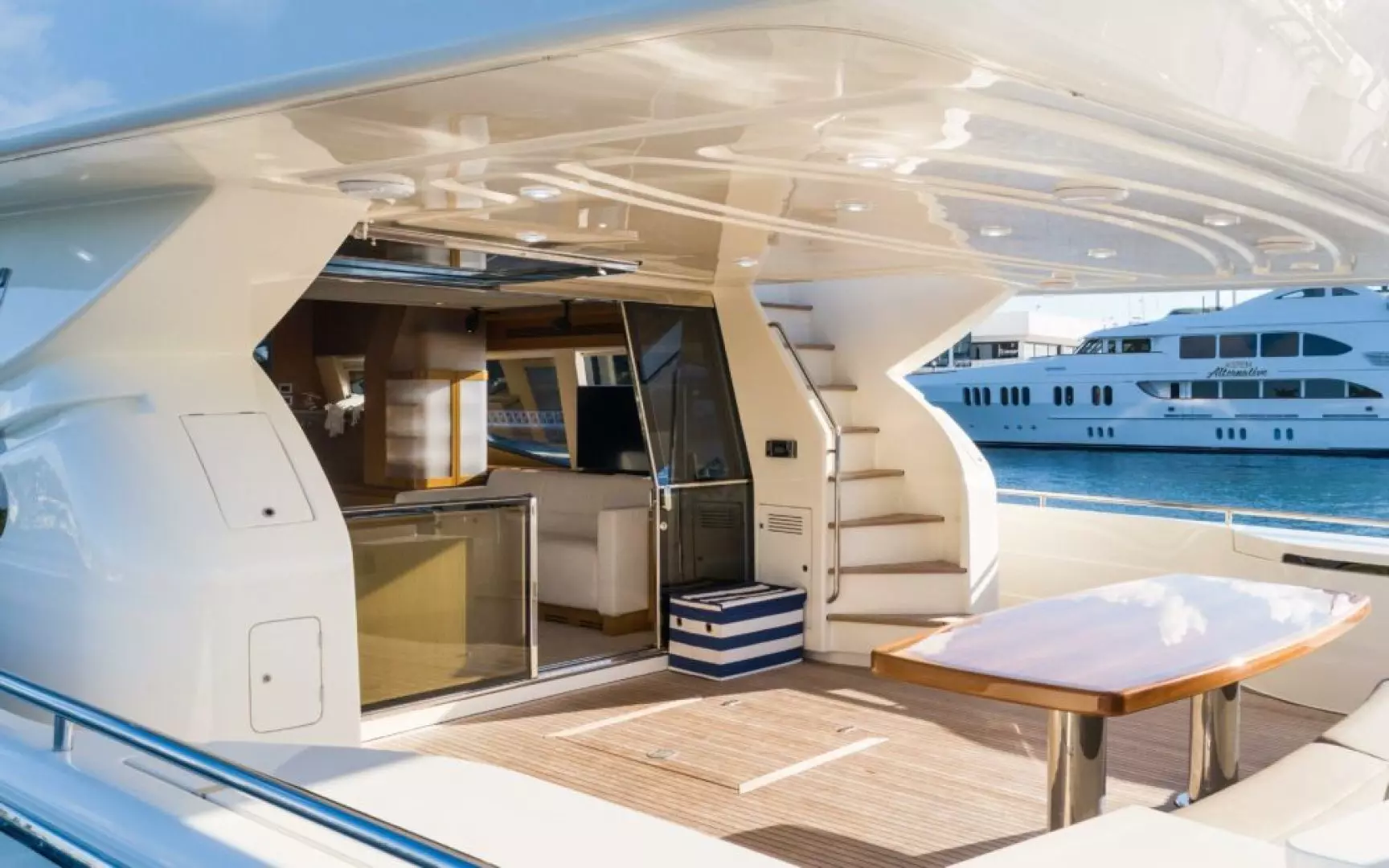 2007 Ferretti Yachts 780 - Image 9