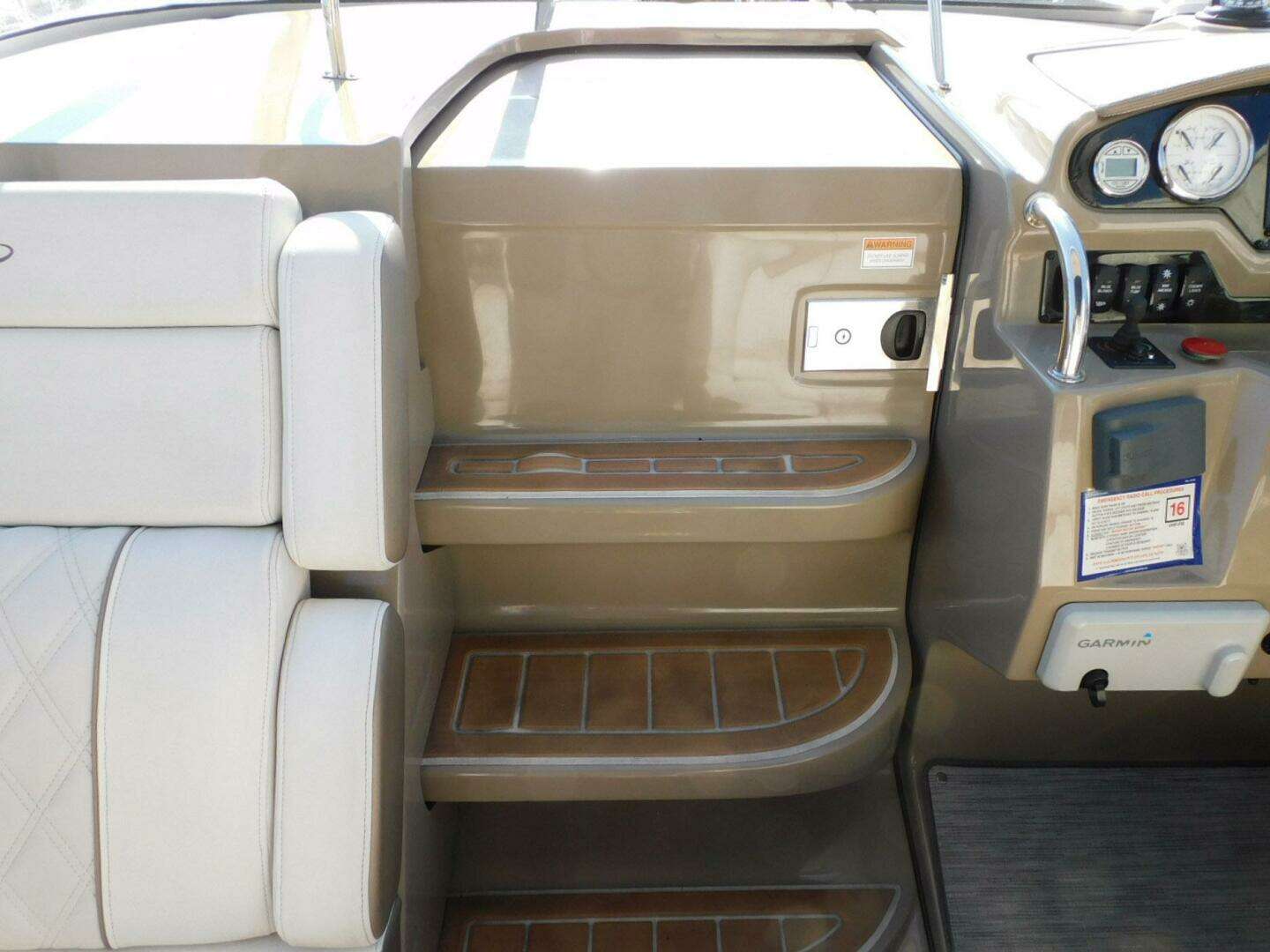 2019 Regal 28 Express - Image 14