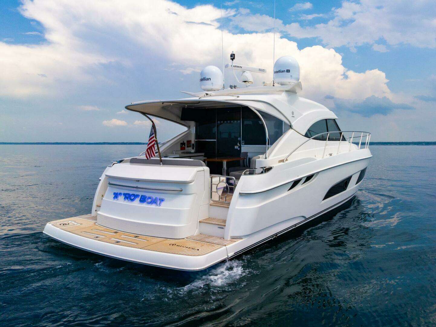 2019 Riviera 4800 Sport Yacht - Image 12