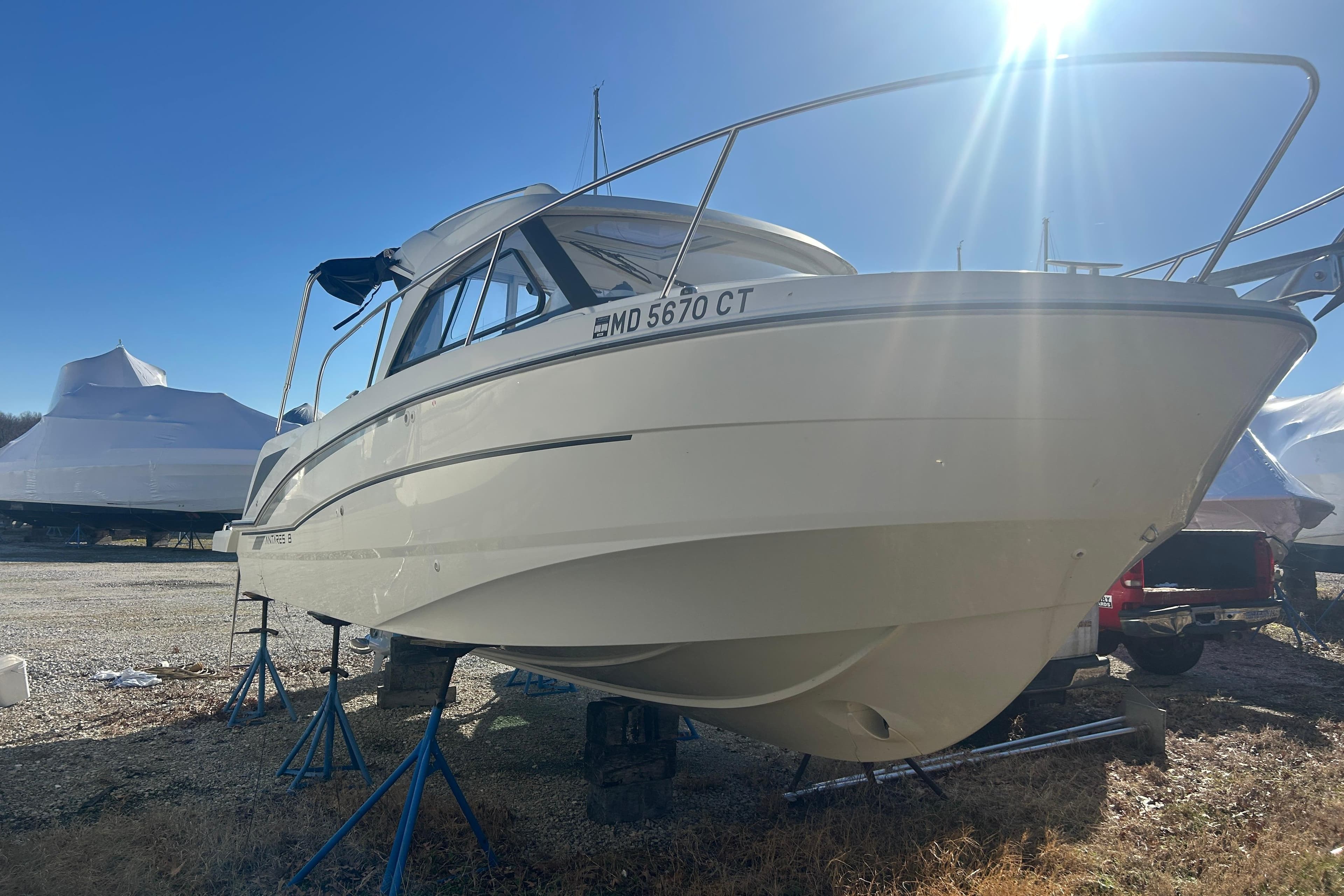 2021 Beneteau Antares 8