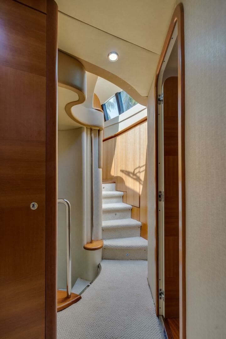 2009 Azimut 62E - Image 42