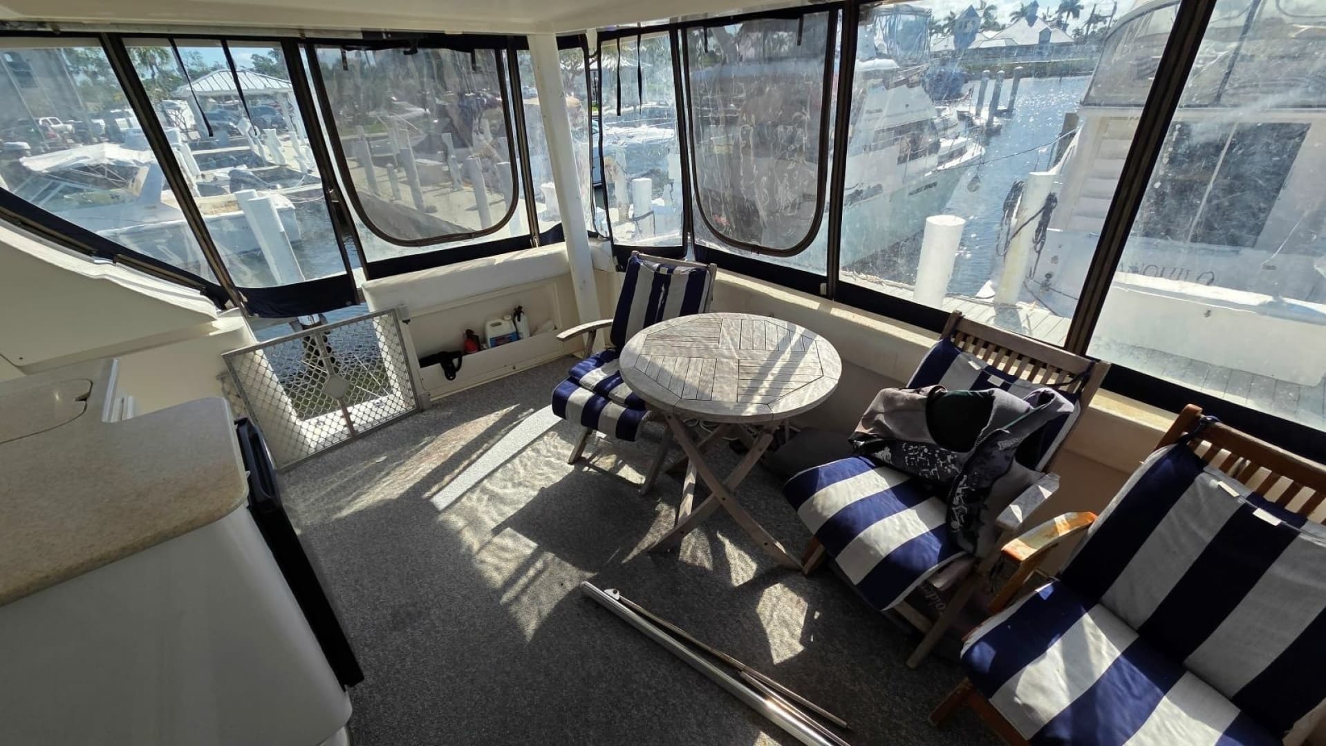 2001 Silverton 453 Motor Yacht - Image 14