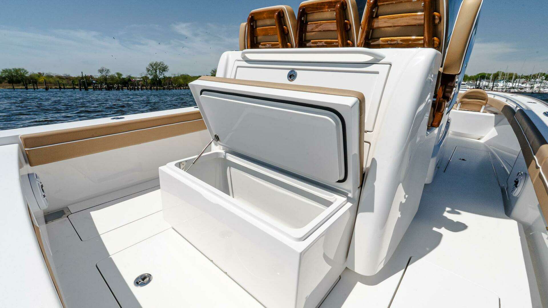 2025 Valhalla Boatworks V-29 Hybrid - Image 16