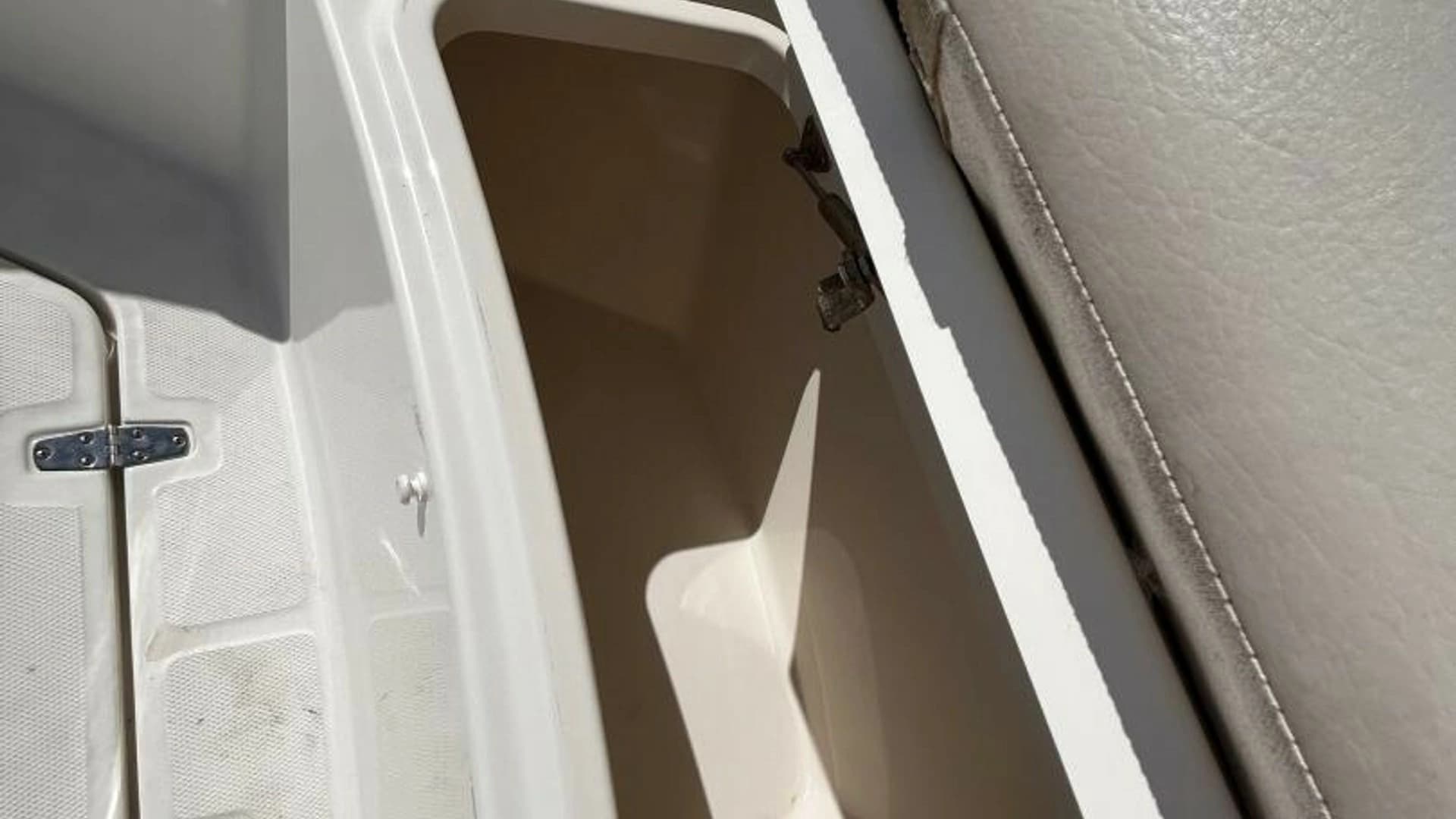 2017 Boston Whaler 330 Outrage - Image 20