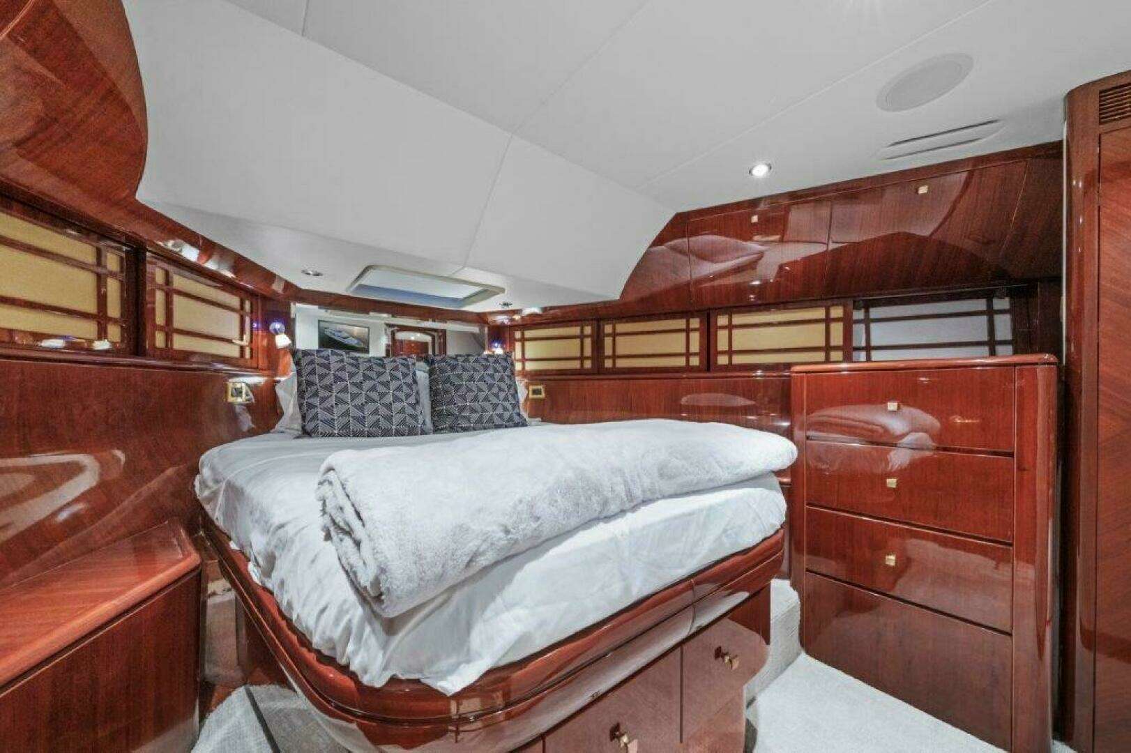 2006 Cheoy Lee Motoryacht - Image 16