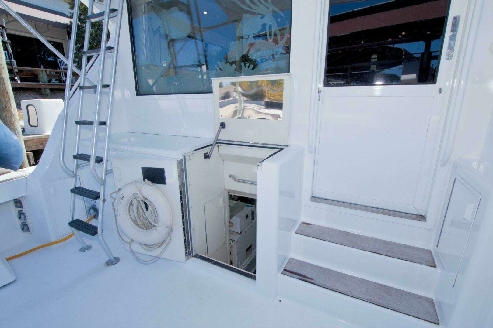 1990 Viking 53 Convertible - Image 83