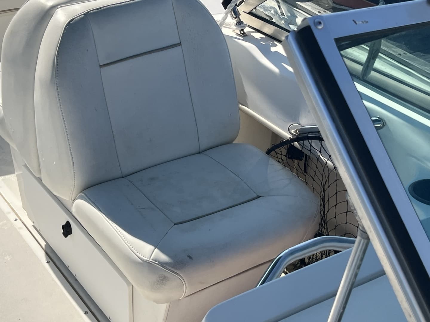 2000 Boston Whaler 18 Ventura Bowrider - Image 12