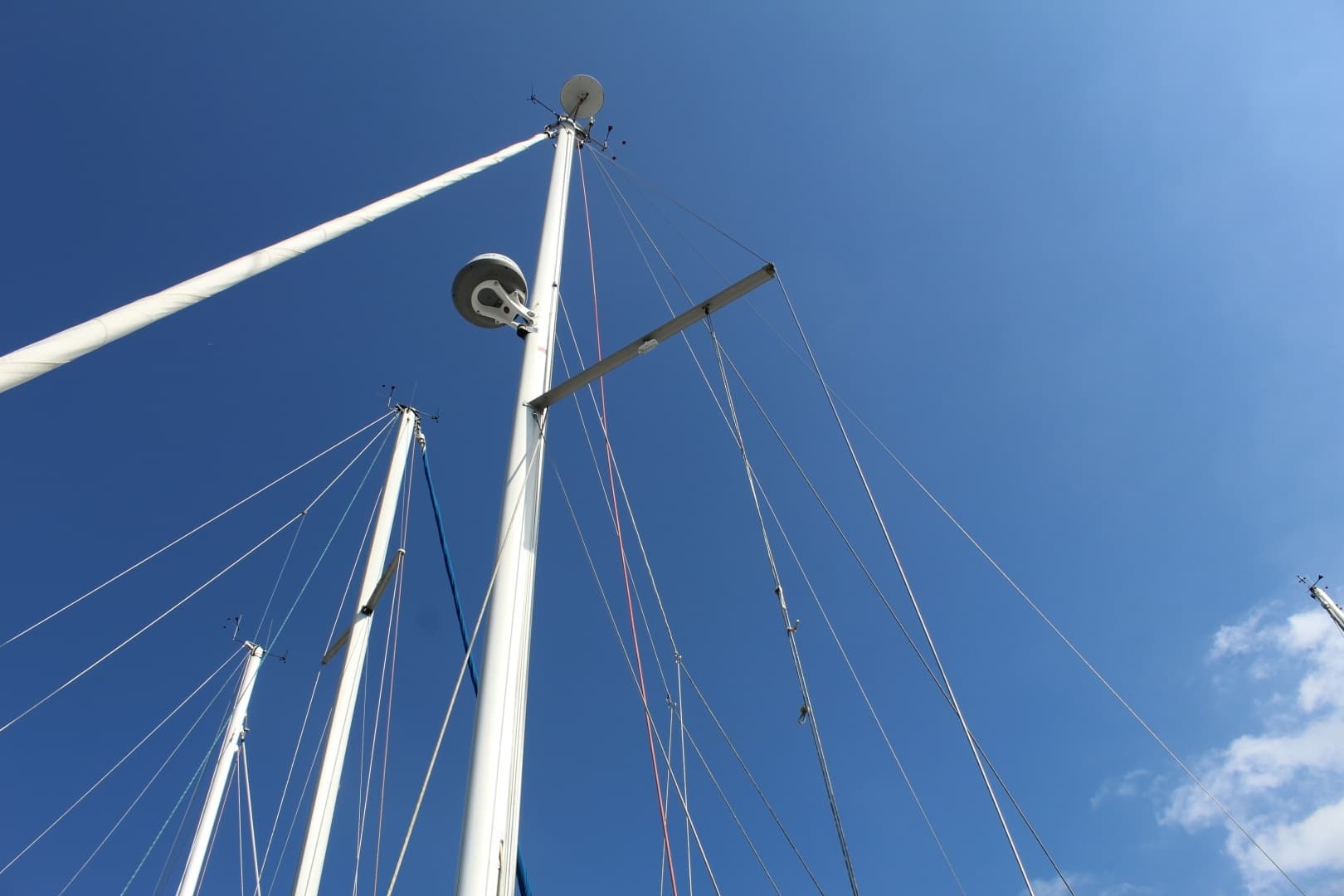 2007 Beneteau 323 - Image 18